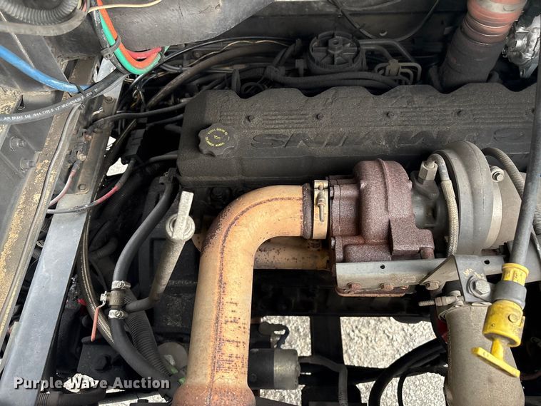 image for item YA2529 2002 Kalmar Ottawa 30 yard truck