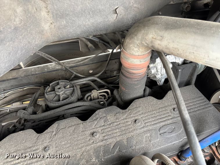 image for item YA2529 2002 Kalmar Ottawa 30 yard truck