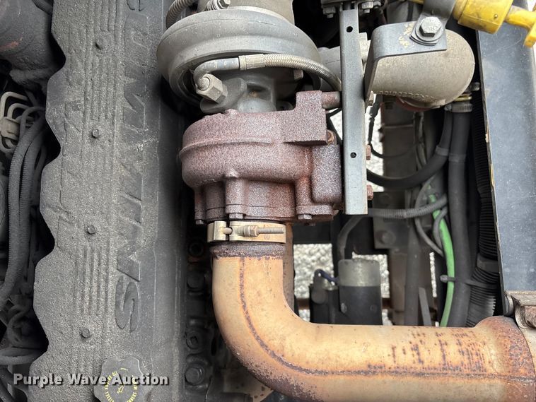 image for item YA2529 2002 Kalmar Ottawa 30 yard truck