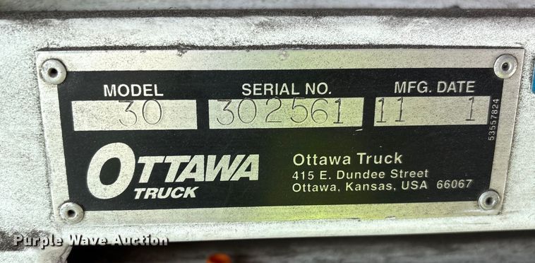 image for item YA2529 2002 Kalmar Ottawa 30 yard truck