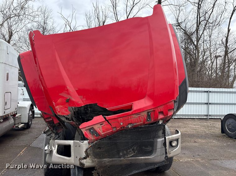 image for item YA2582 2016 Caterpillar CT660 dump truck