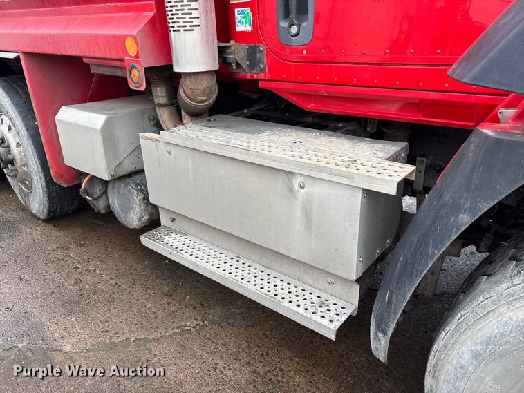 image for item YA2582 2016 Caterpillar CT660 dump truck