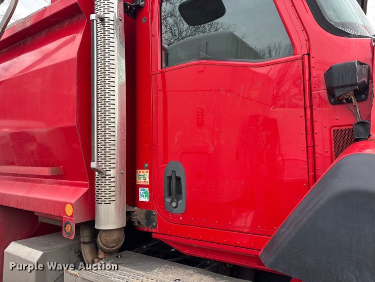 image for item YA2582 2016 Caterpillar CT660 dump truck