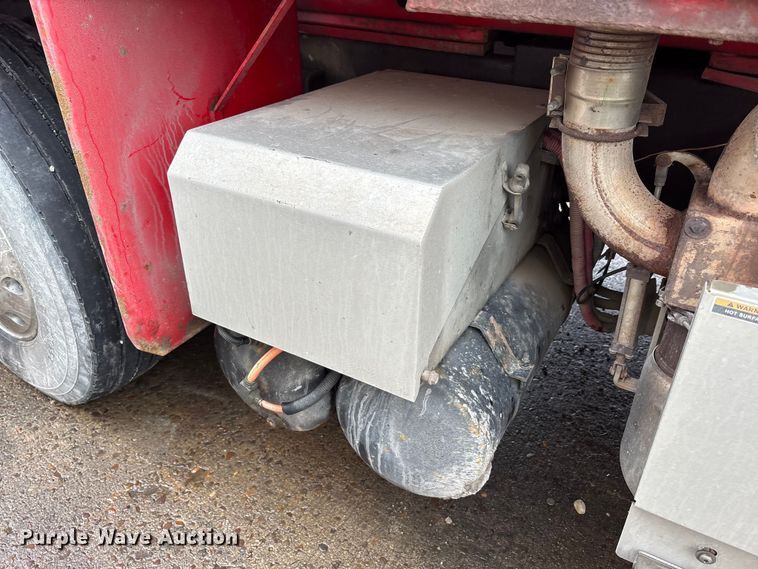 image for item YA2582 2016 Caterpillar CT660 dump truck