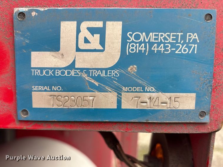 image for item YA2582 2016 Caterpillar CT660 dump truck