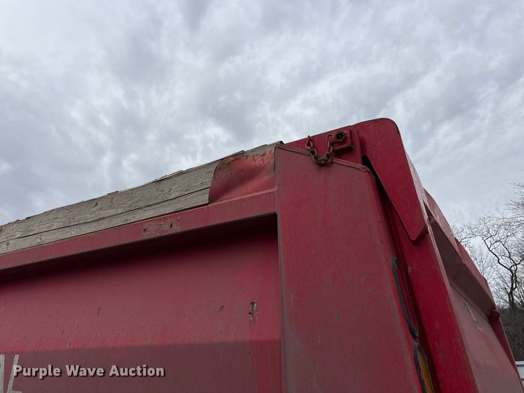 image for item YA2582 2016 Caterpillar CT660 dump truck