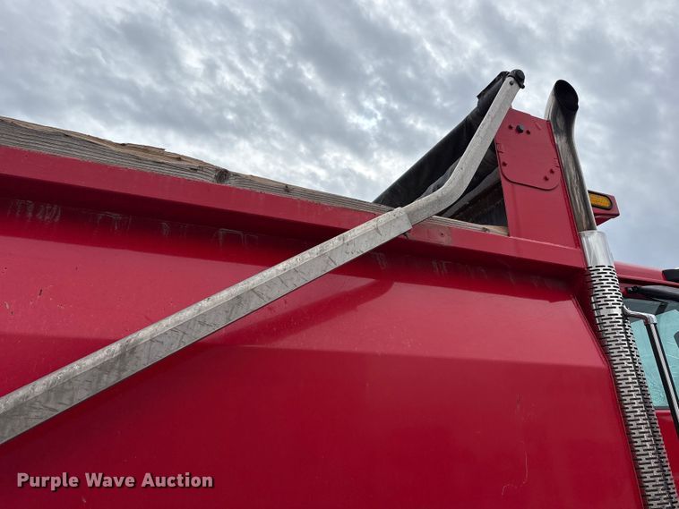 image for item YA2582 2016 Caterpillar CT660 dump truck