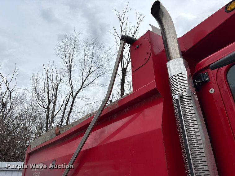 image for item YA2582 2016 Caterpillar CT660 dump truck