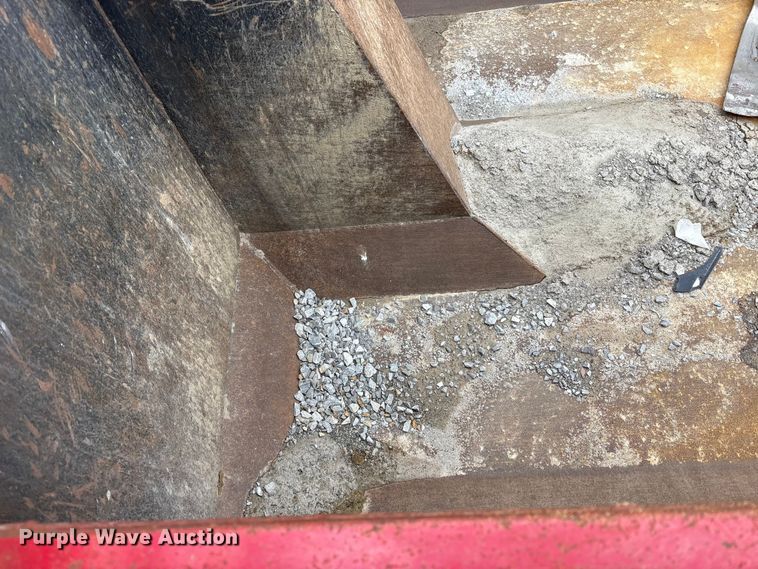 image for item YA2582 2016 Caterpillar CT660 dump truck