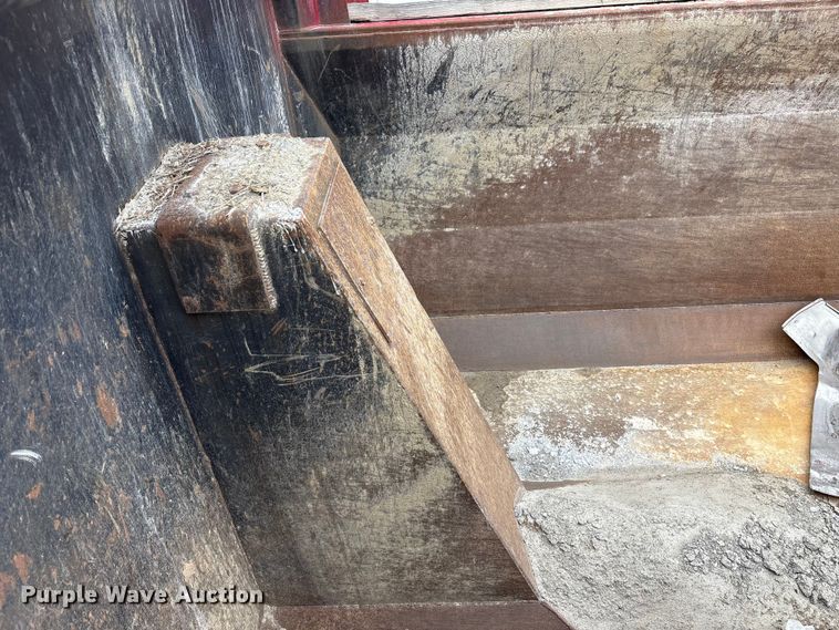 image for item YA2582 2016 Caterpillar CT660 dump truck