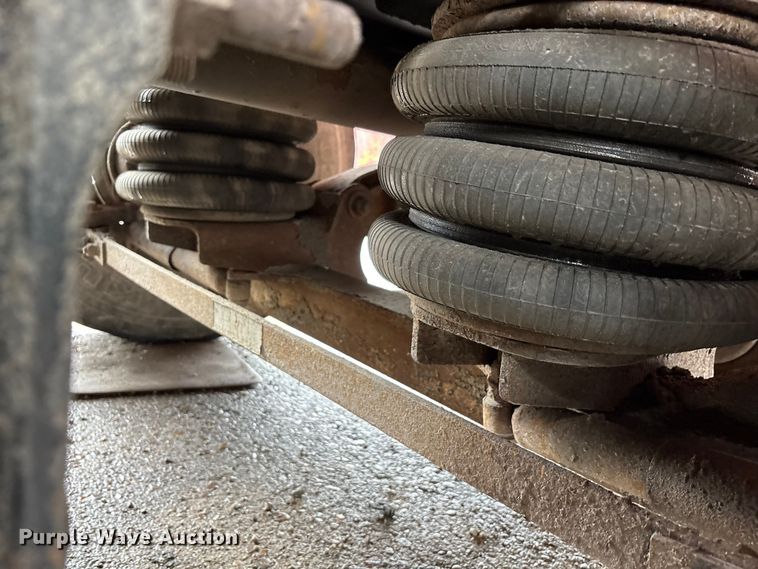 image for item YA2582 2016 Caterpillar CT660 dump truck