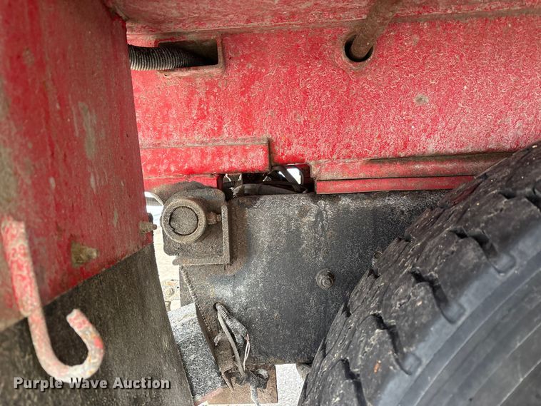 image for item YA2582 2016 Caterpillar CT660 dump truck