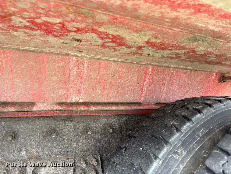 image for item YA2582 2016 Caterpillar CT660 dump truck