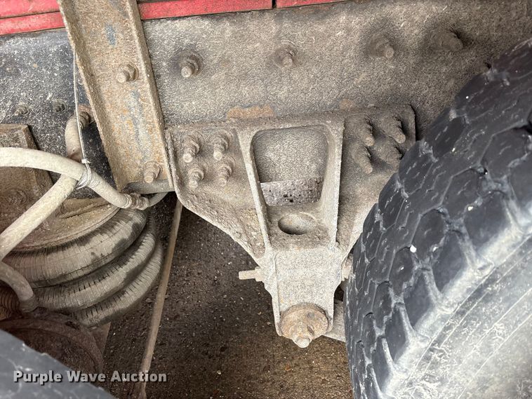 image for item YA2582 2016 Caterpillar CT660 dump truck