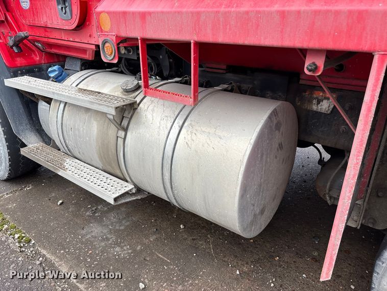 image for item YA2582 2016 Caterpillar CT660 dump truck