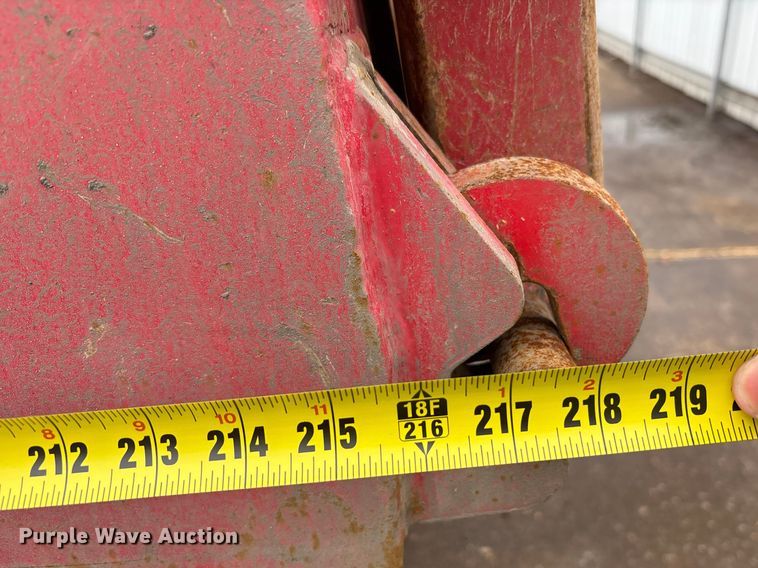 image for item YA2582 2016 Caterpillar CT660 dump truck