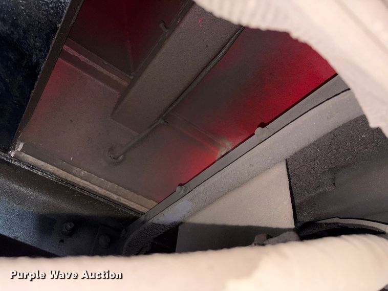 image for item YA2582 2016 Caterpillar CT660 dump truck