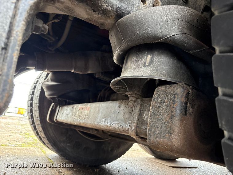 image for item YA2582 2016 Caterpillar CT660 dump truck