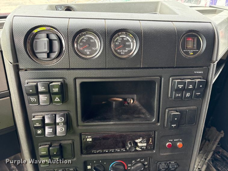 image for item YA2582 2016 Caterpillar CT660 dump truck