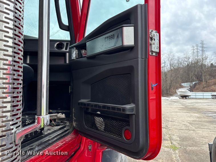 image for item YA2582 2016 Caterpillar CT660 dump truck