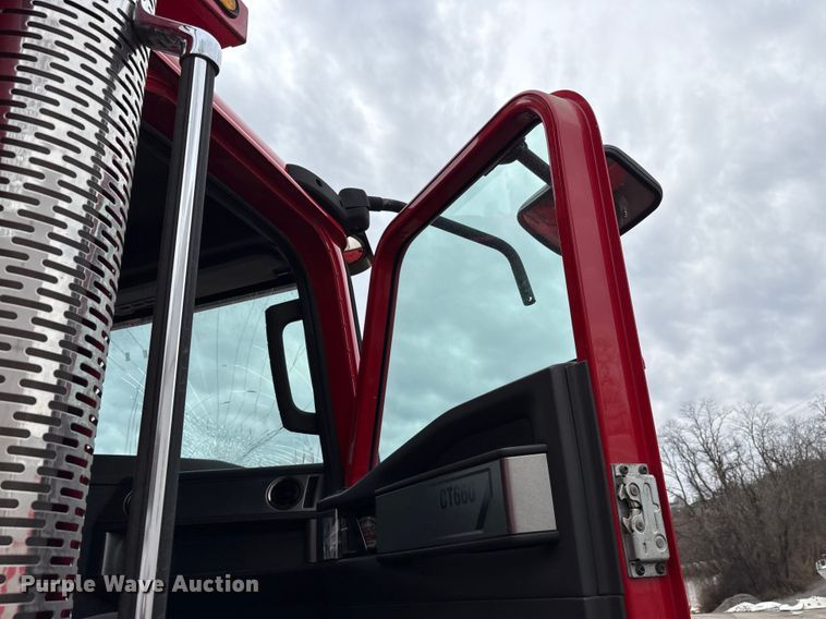 image for item YA2582 2016 Caterpillar CT660 dump truck