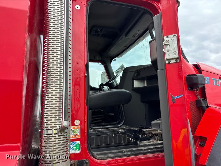 image for item YA2582 2016 Caterpillar CT660 dump truck