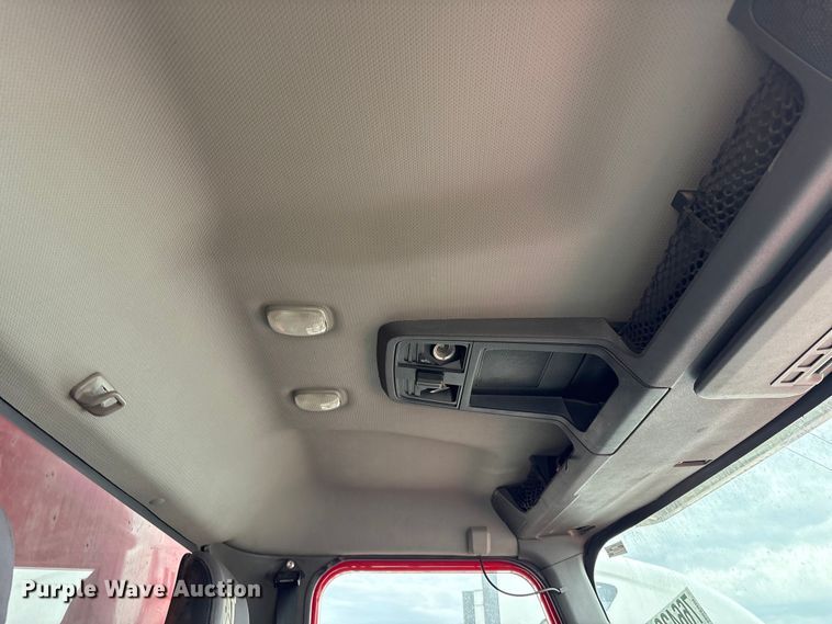 image for item YA2582 2016 Caterpillar CT660 dump truck