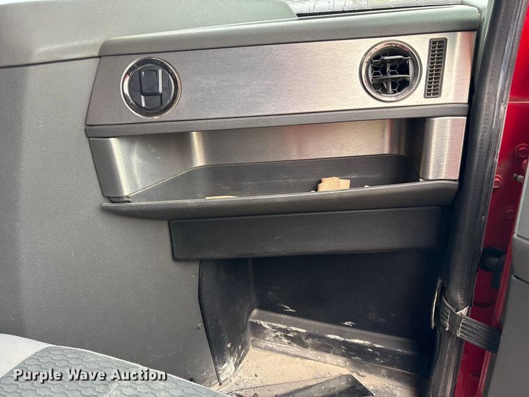 image for item YA2582 2016 Caterpillar CT660 dump truck