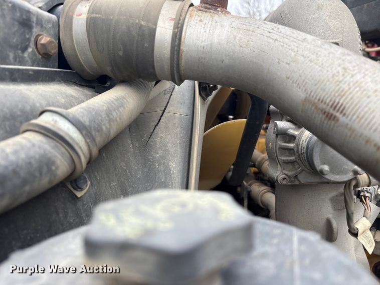 image for item YA2582 2016 Caterpillar CT660 dump truck