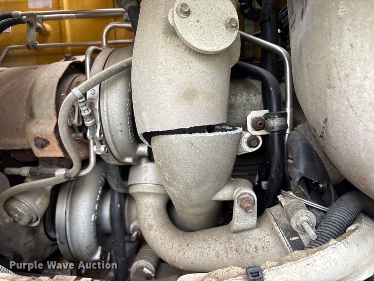 image for item YA2582 2016 Caterpillar CT660 dump truck