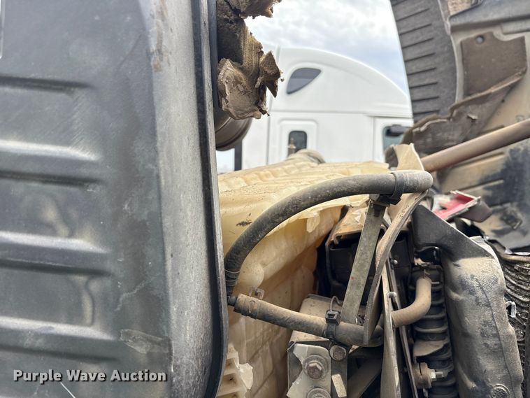 image for item YA2582 2016 Caterpillar CT660 dump truck