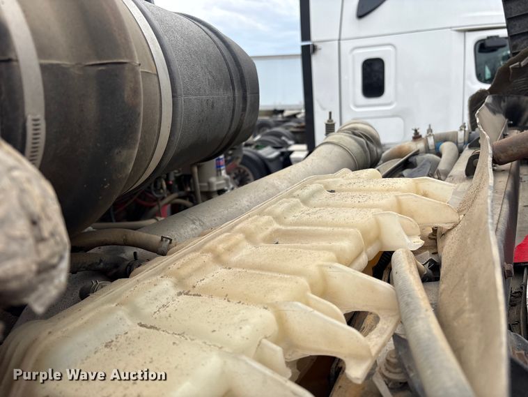 image for item YA2582 2016 Caterpillar CT660 dump truck