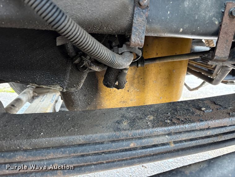 image for item YA2582 2016 Caterpillar CT660 dump truck