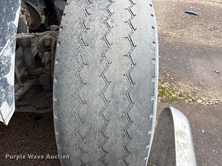 image for item YA2582 2016 Caterpillar CT660 dump truck