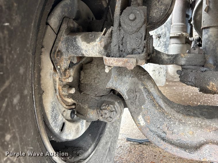 image for item YA2582 2016 Caterpillar CT660 dump truck