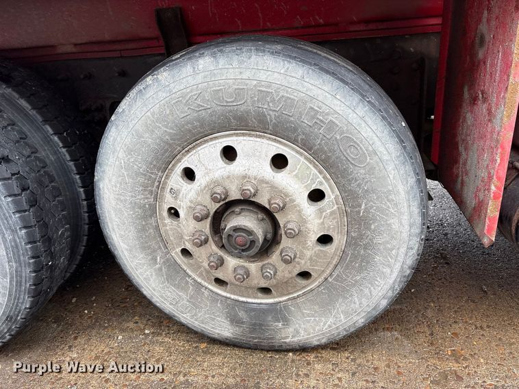 image for item YA2582 2016 Caterpillar CT660 dump truck