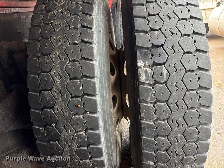 image for item YA2582 2016 Caterpillar CT660 dump truck