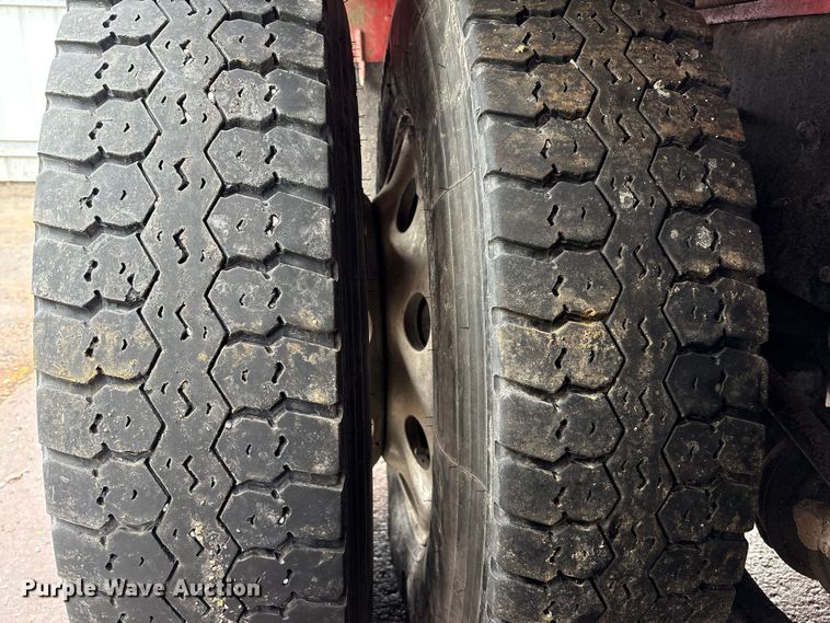 image for item YA2582 2016 Caterpillar CT660 dump truck