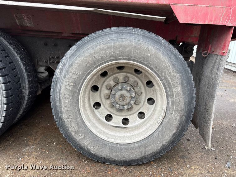 image for item YA2582 2016 Caterpillar CT660 dump truck