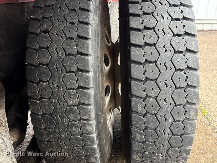 image for item YA2582 2016 Caterpillar CT660 dump truck