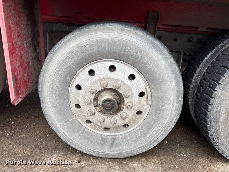 image for item YA2582 2016 Caterpillar CT660 dump truck