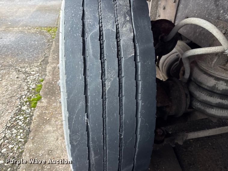 image for item YA2582 2016 Caterpillar CT660 dump truck