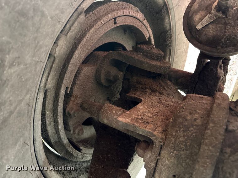 image for item YA2582 2016 Caterpillar CT660 dump truck