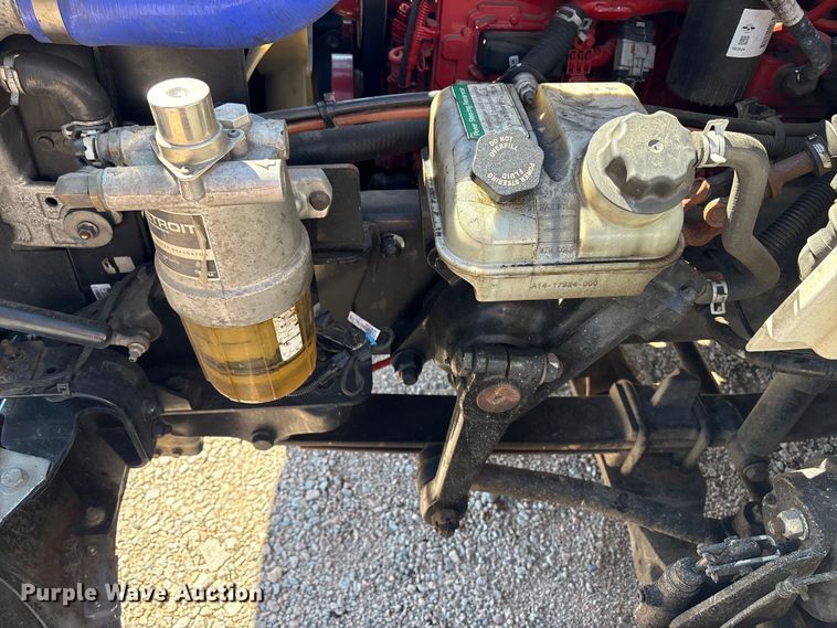 image for item YA2589 2019 Freightliner Business Class M2 box truck