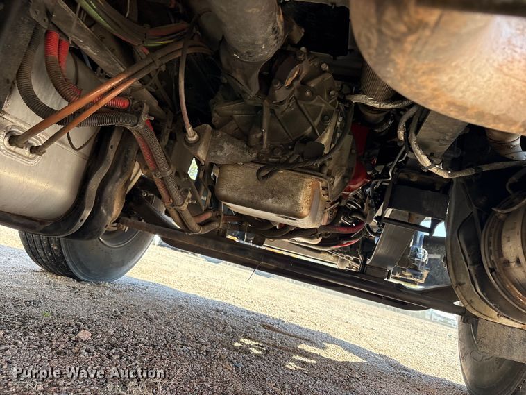 image for item YA2589 2019 Freightliner Business Class M2 box truck