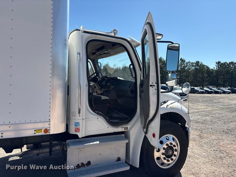 image for item YA2589 2019 Freightliner Business Class M2 box truck