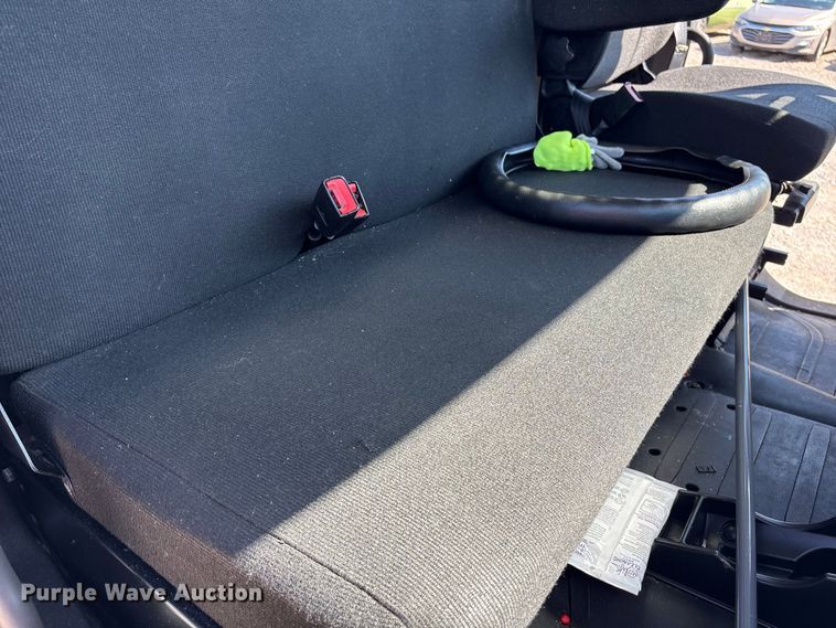 image for item YA2589 2019 Freightliner Business Class M2 box truck