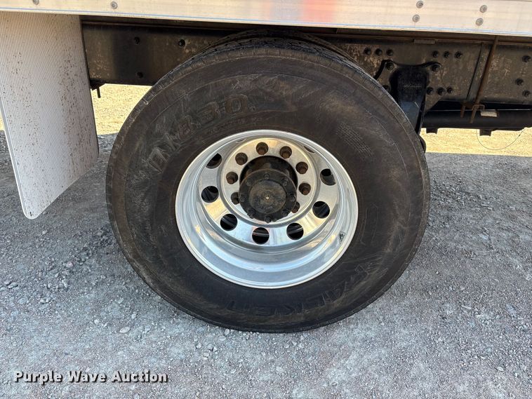 image for item YA2589 2019 Freightliner Business Class M2 box truck