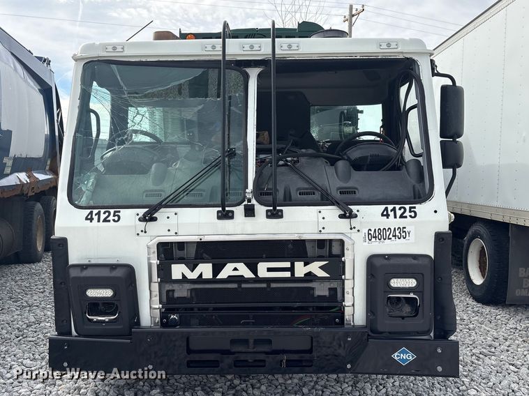 image for item YA2676 2023 Mack LR refuse truck