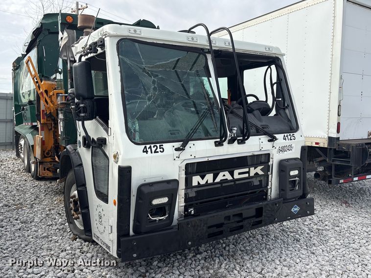 image for item YA2676 2023 Mack LR refuse truck